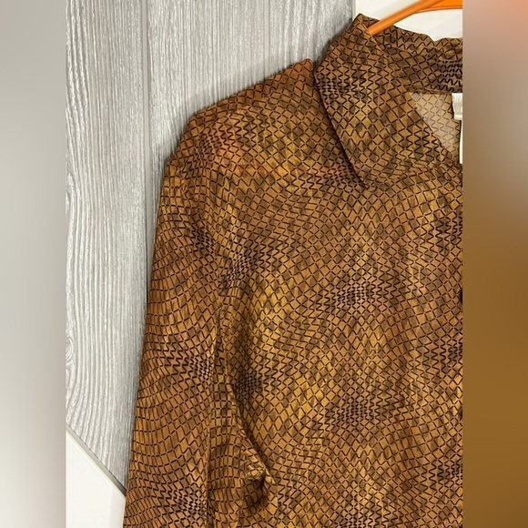 311. Sheer Button Down Blouse LIKE NEW Large - Picture 2 of 7